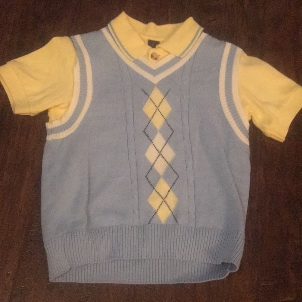 Sweater vest and seersucker pant combo. - Picture 2 of 4